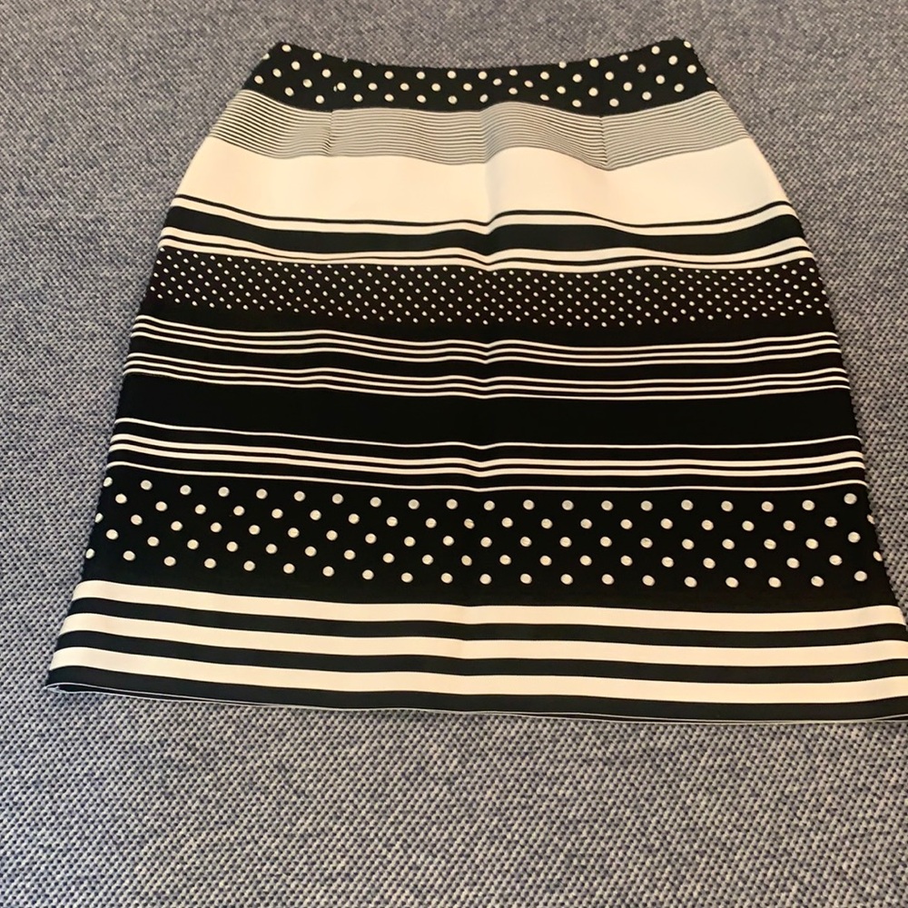 J.McLaughlin Black & White Print Skirt Size 4
